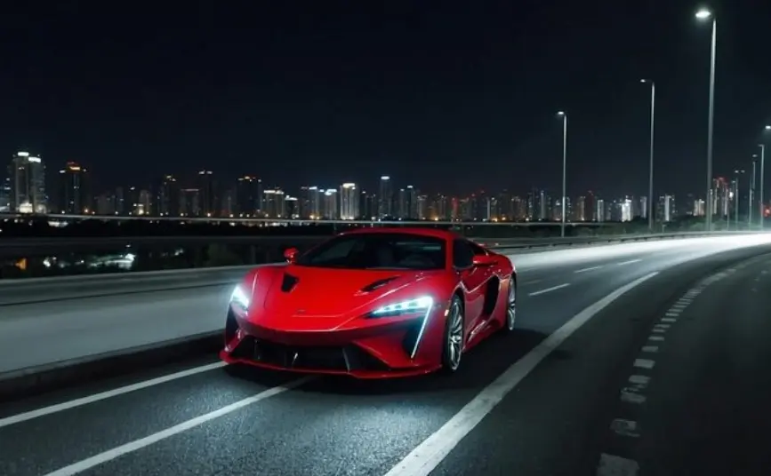 Ferrari обгоняет другие машины на трассе — конкуренты уводят клиентов, пока бизнес без стратегии стоит на месте